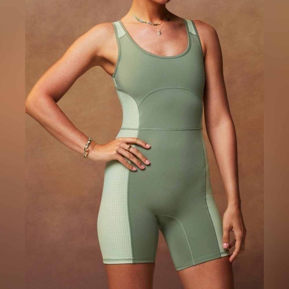 Fabletics women’s One Piece jumpsuit open back Color Green’s Size L Motion 365+